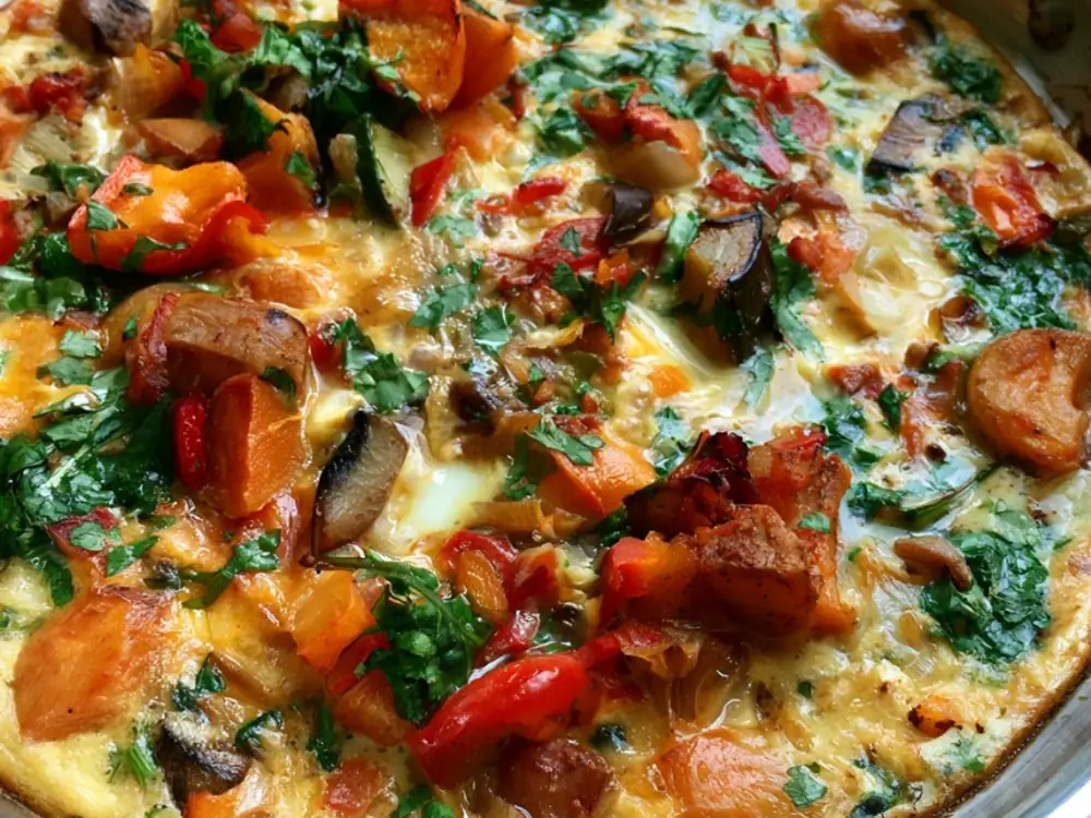 Frittata de légumes Frittata / omelette aux restes de légumes colorés, recette anti-gaspillage